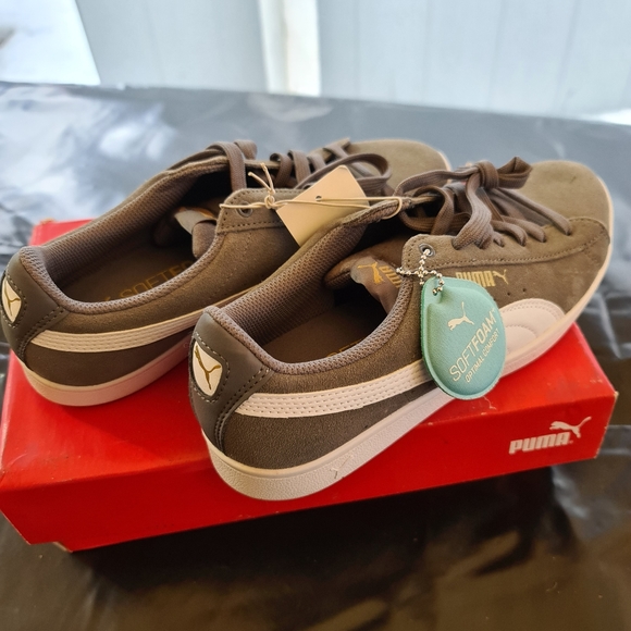 Puma ladies Vikky Suede size 8, and 10. - Picture 5 of 6